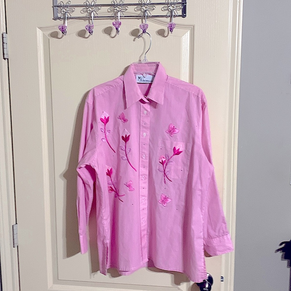 Womens pink embroidered flowers button down blouse Medium Mili Designs